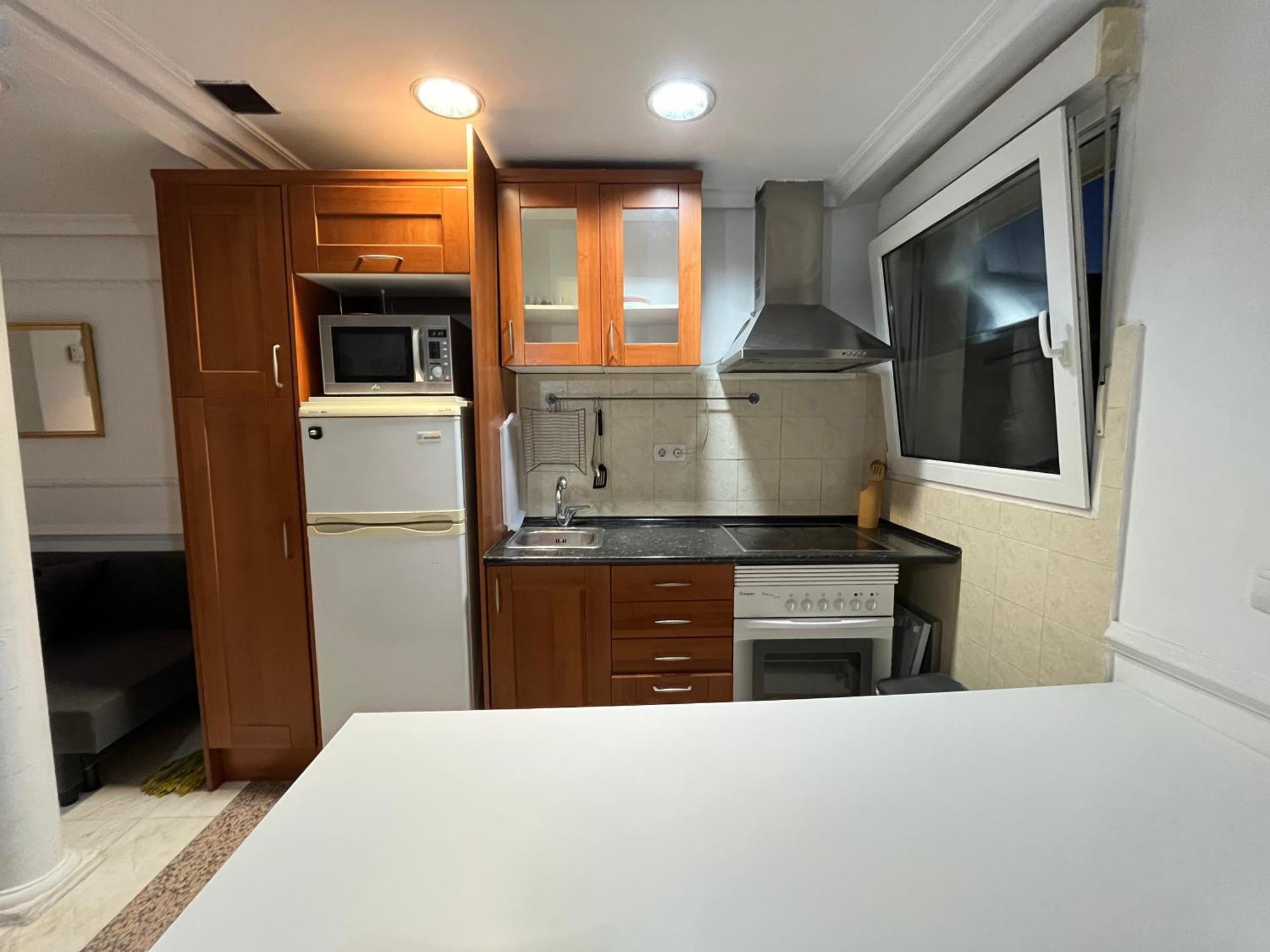 Pisos Con Piscina De Temporada Corta Estancia — Photos 1